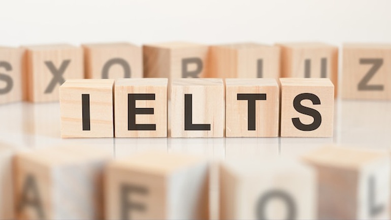 Thí sinh thi IELTS ngày càng trẻ hóa: Mặt lợi và mặt hại