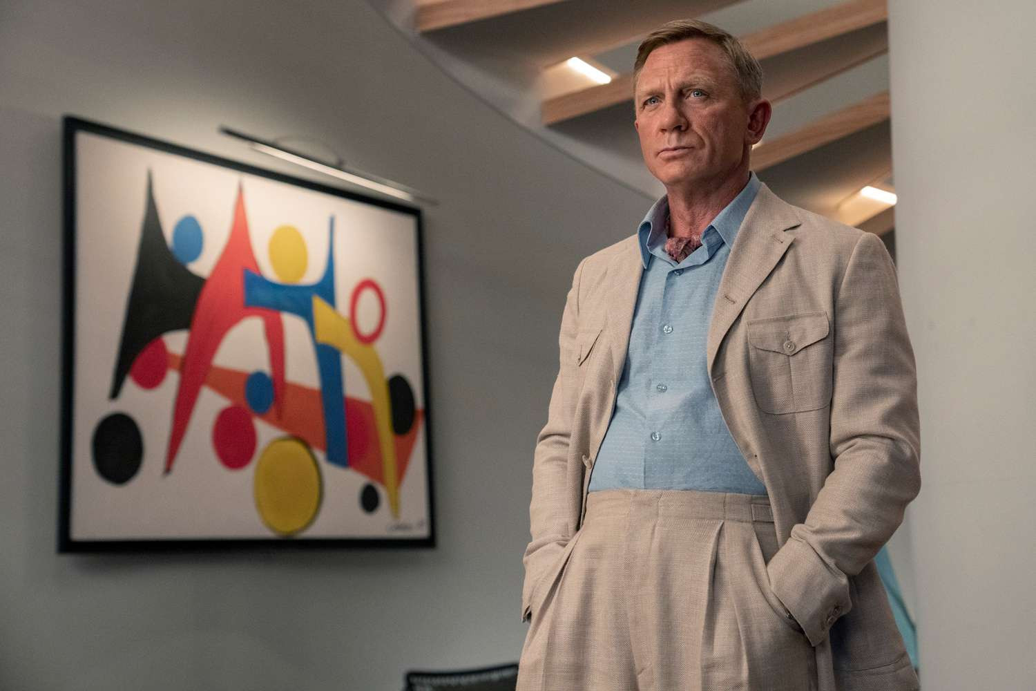 Daniel Craig điệp viên 007 trong vai đồng tính lập kỷ lục