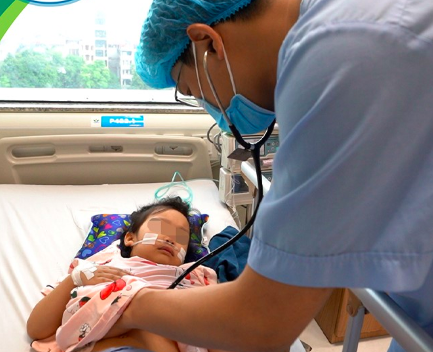 Tưởng sốt, cảm thông thường, không ngờ mắc viêm cơ tim cấp nguy hiểm