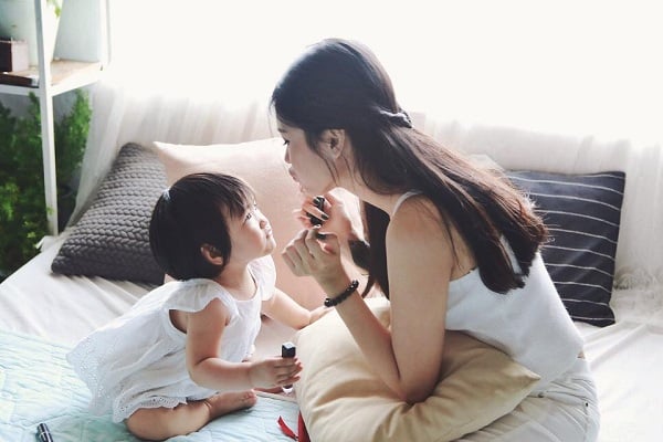 Vì sao ngày càng nhiều mẹ đơn thân?